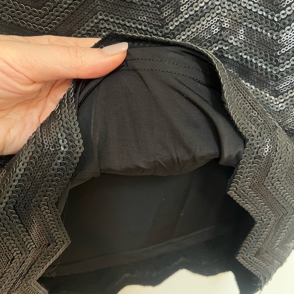 Faux Leather Zigzag Sequin Skirt - Picture 5 of 7